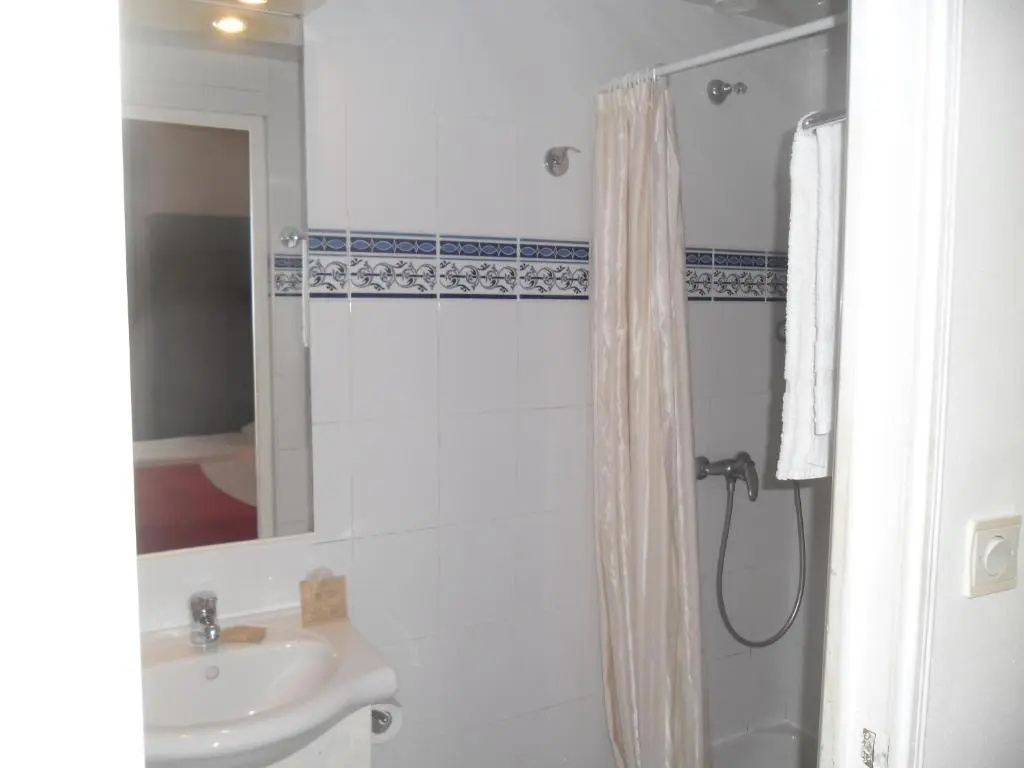 Standard Triple room with sea view