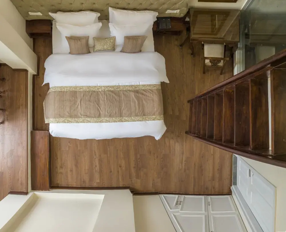 Deluxe Quadruple Attic room with mountain view