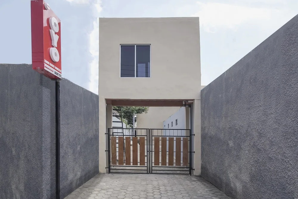 Eirini Family Homestay by OYO Rooms