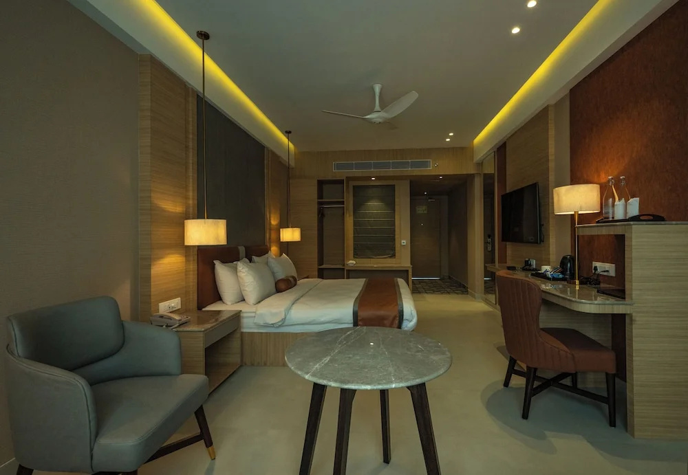 Standard Club room with balcony