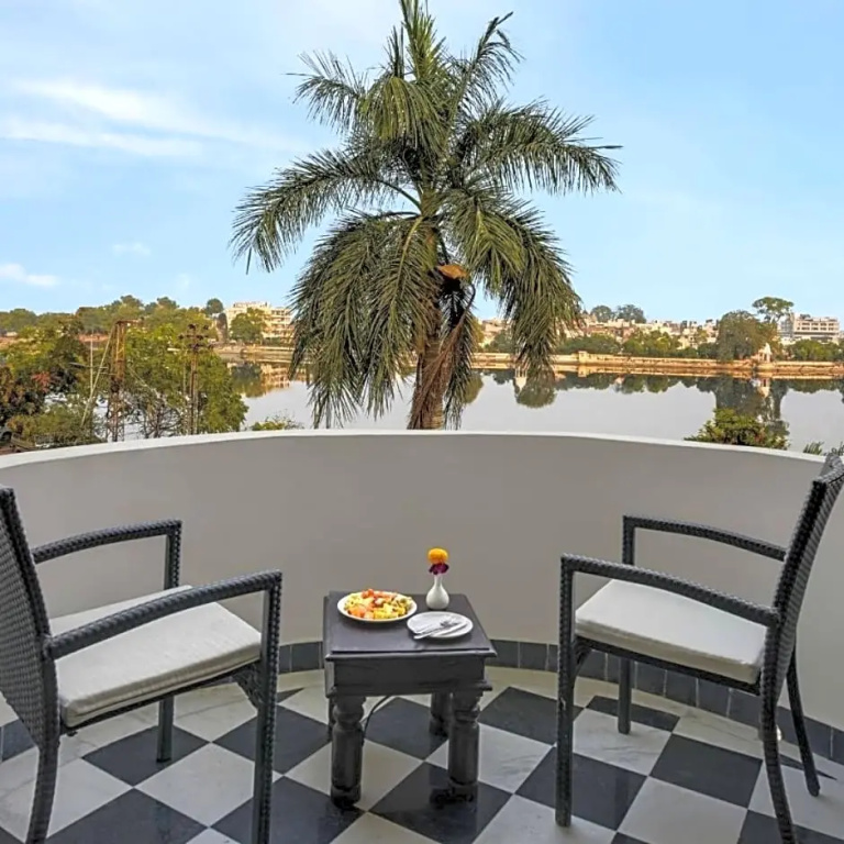 Suite with balcony