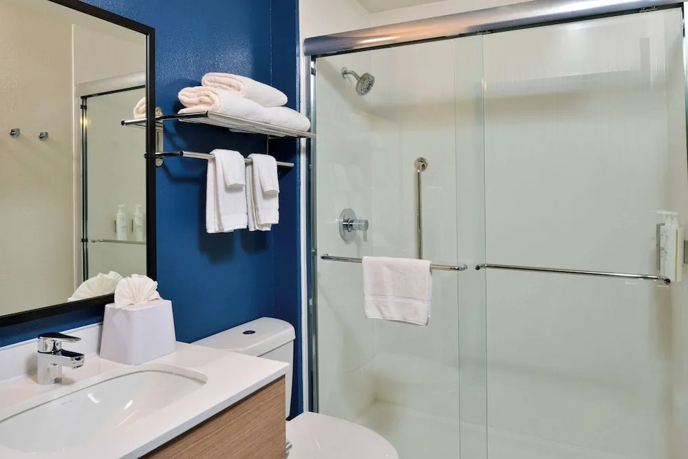 Двухместный номер Standard двуспальная кровать в Spark by Hilton Dallas Market Center
