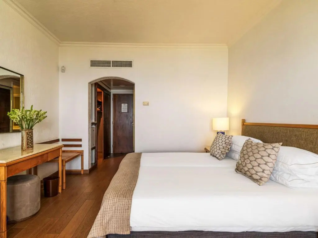Coral Beach Hotel and Resort - Chambres