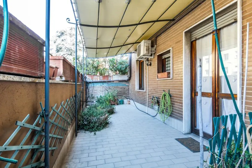 ALTIDO Quiet Apt for 4 with Terrace near train station