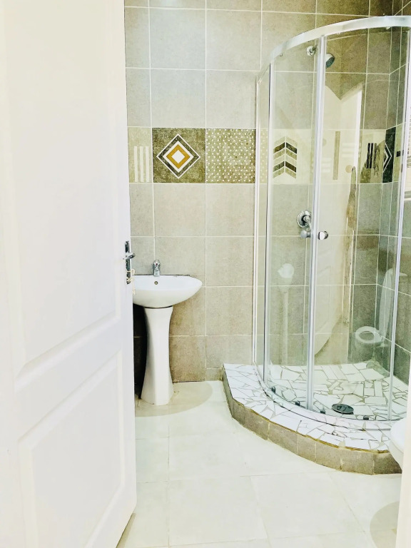 Airport Royal Guest House - фото 9