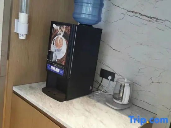 Food & Beverage