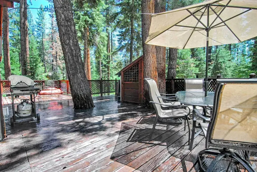 Tahoe Vista Cabin w/ Deck: 1 Mi to Kings Beach!