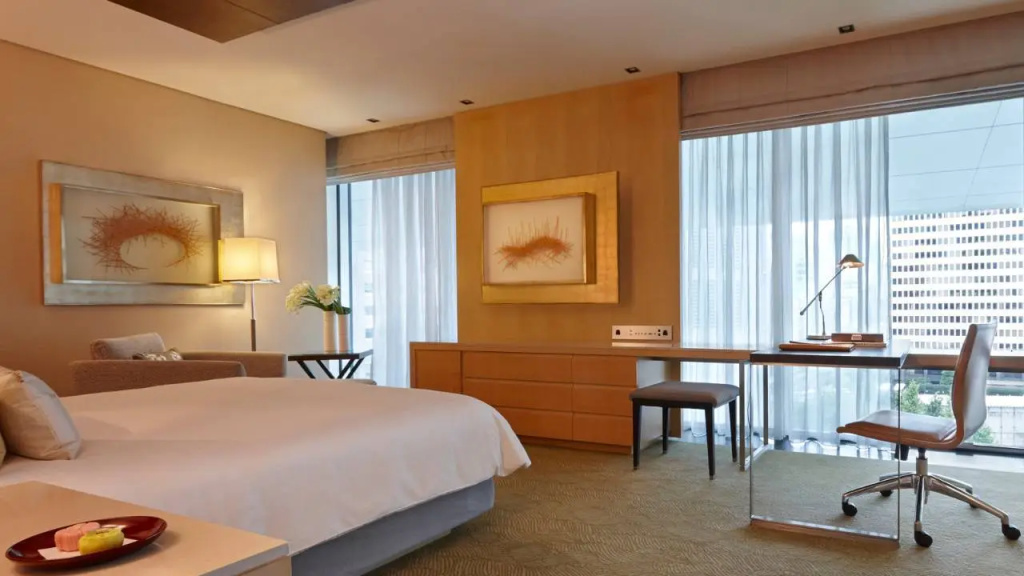 Four Seasons Hotel Tokyo at Marunouchi — фото