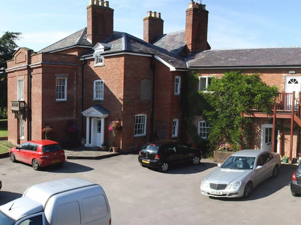Elm Lodge