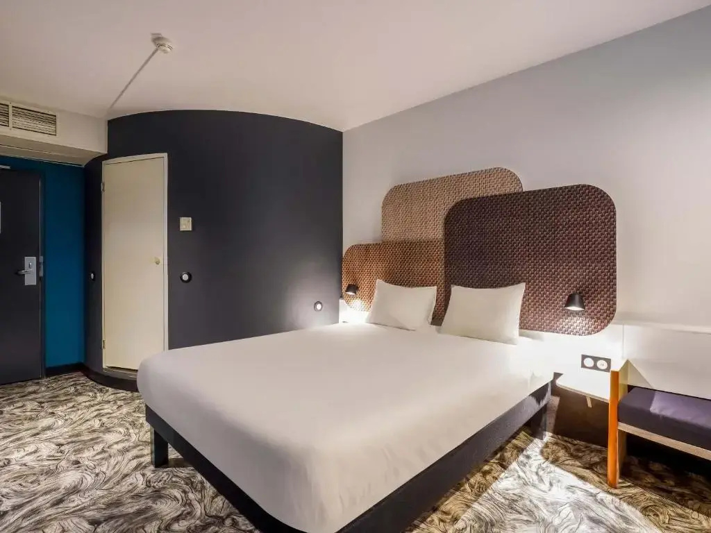 Standard Double room (full double bed)