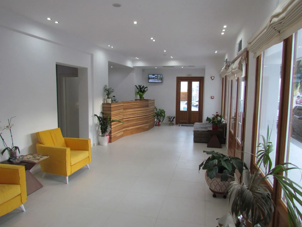 Lobby & Reception