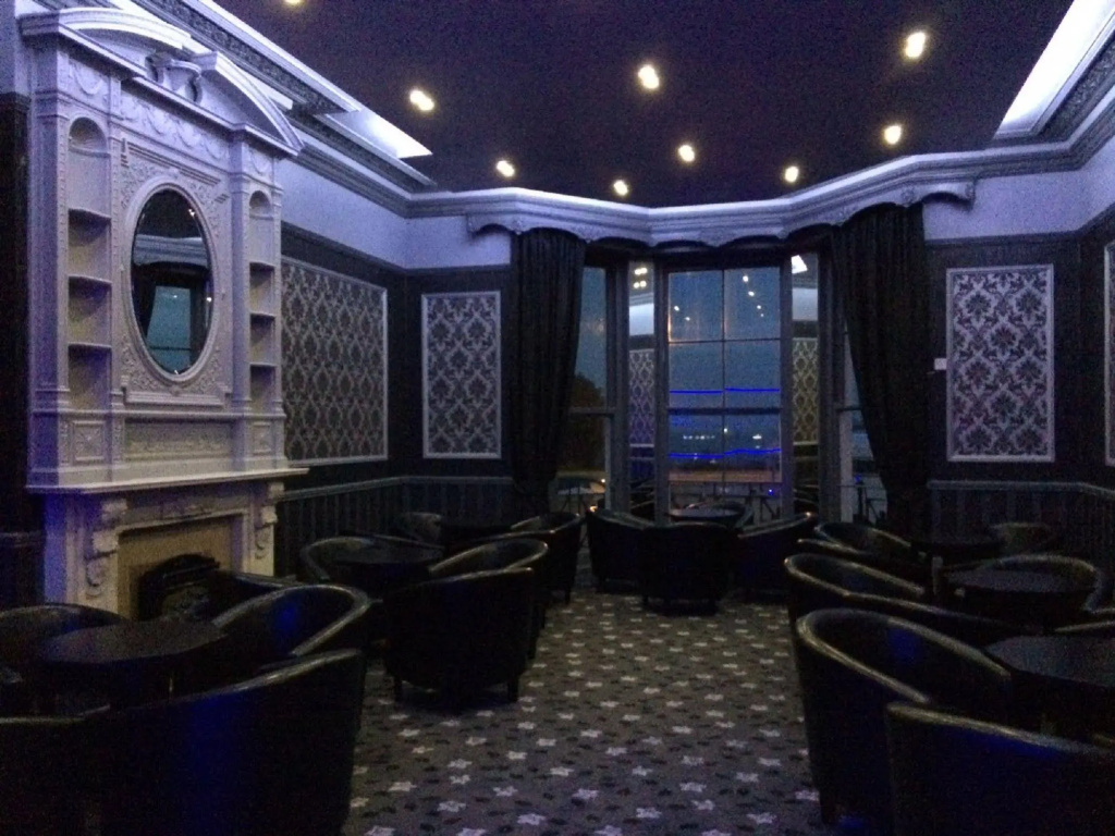 The Carlton Hotel - Général