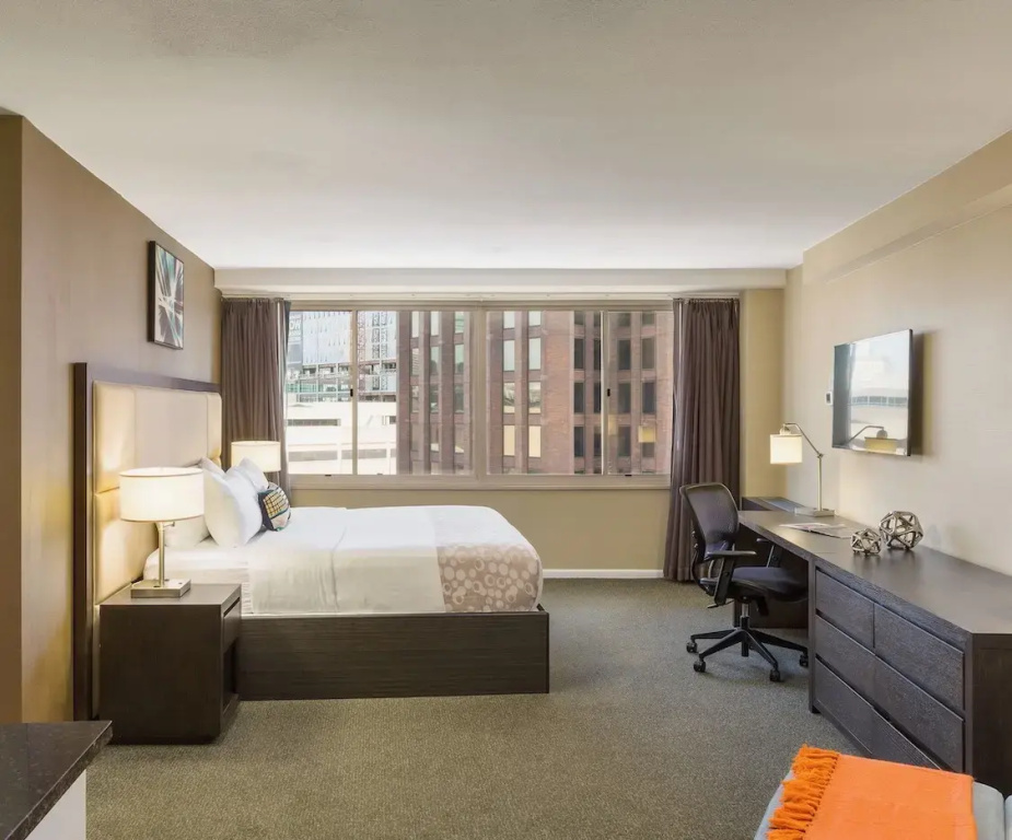 Double Suite (full double bed)