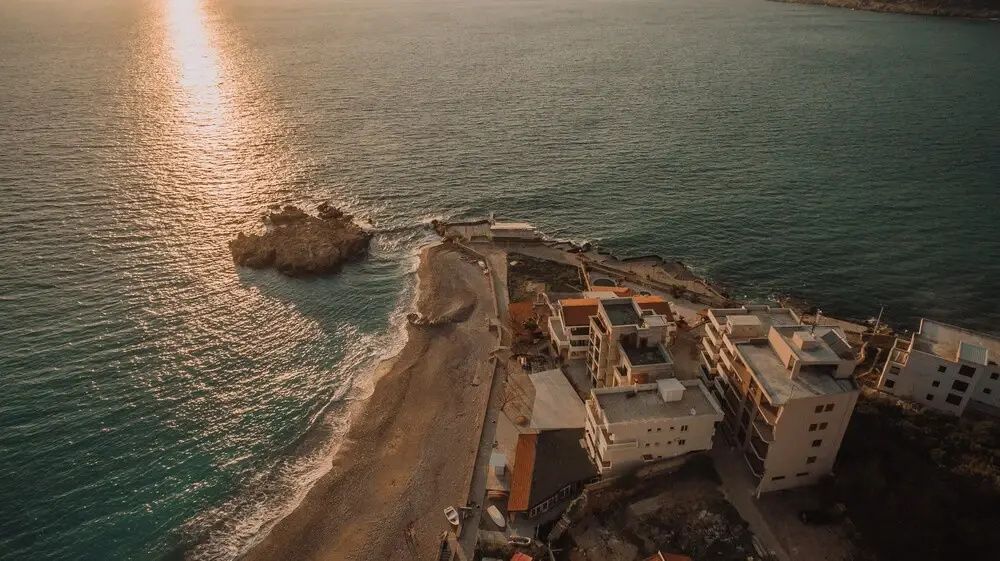 Beach & Waterfront