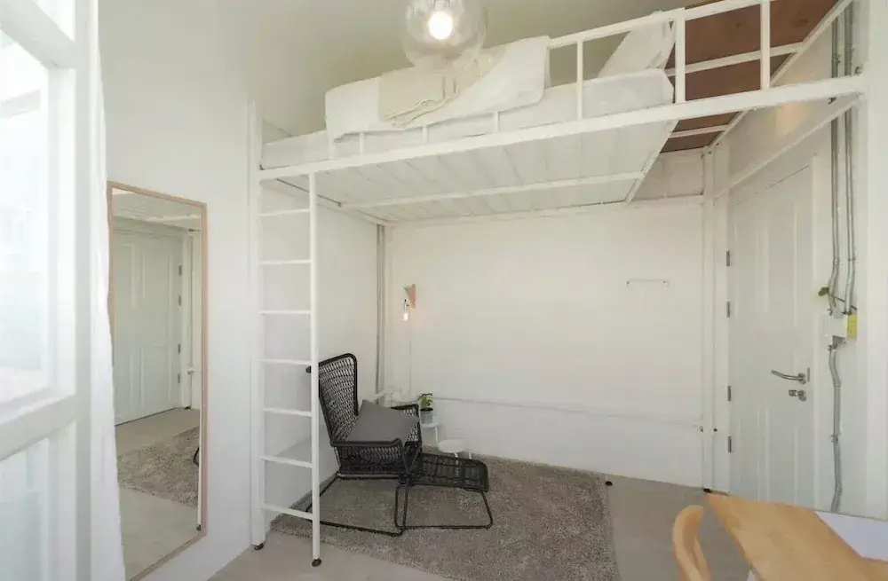 Отель TWH Hostel Bangkok в Бангкоке
