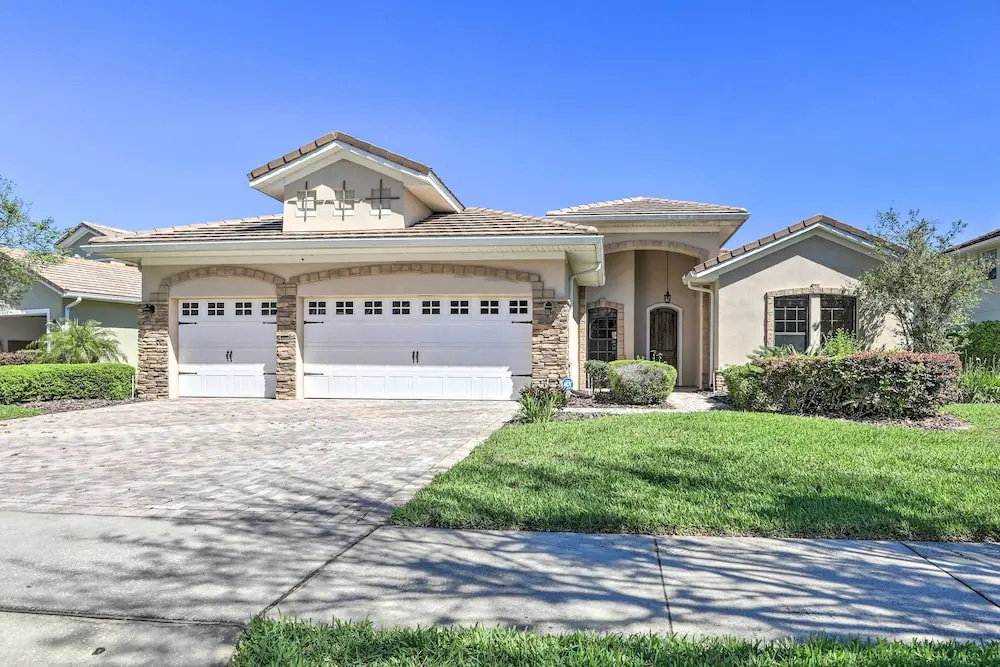 6 Mi to Disney: Gem w/ Pool & Spa in Kissimmee