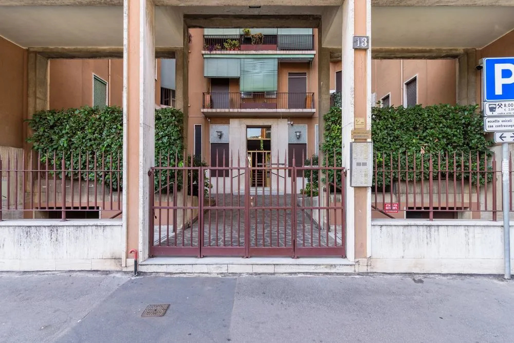 Home At Hotel - Strigelli
