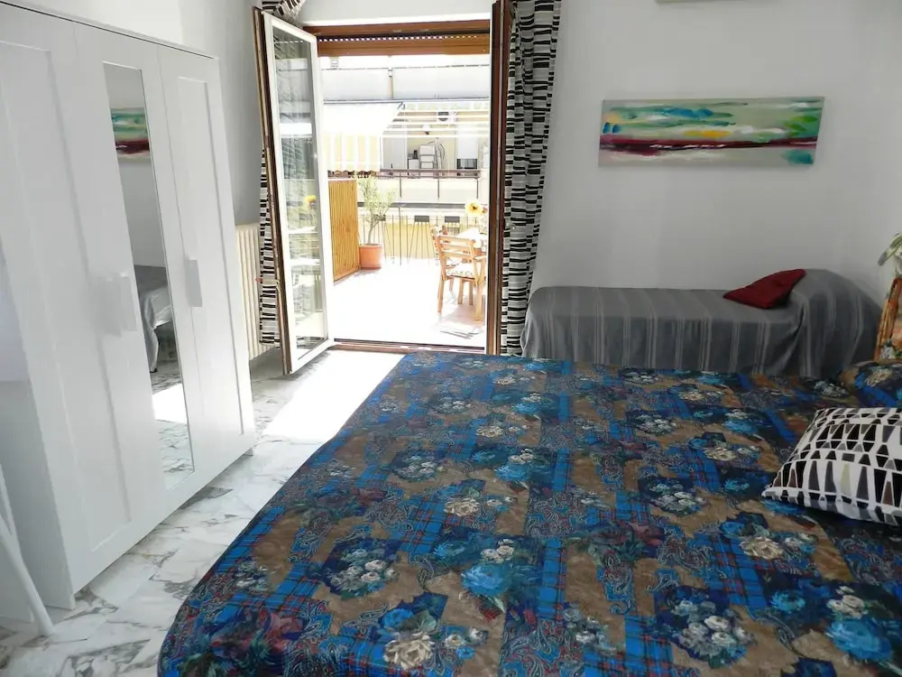 Standard Quadruple room with city view