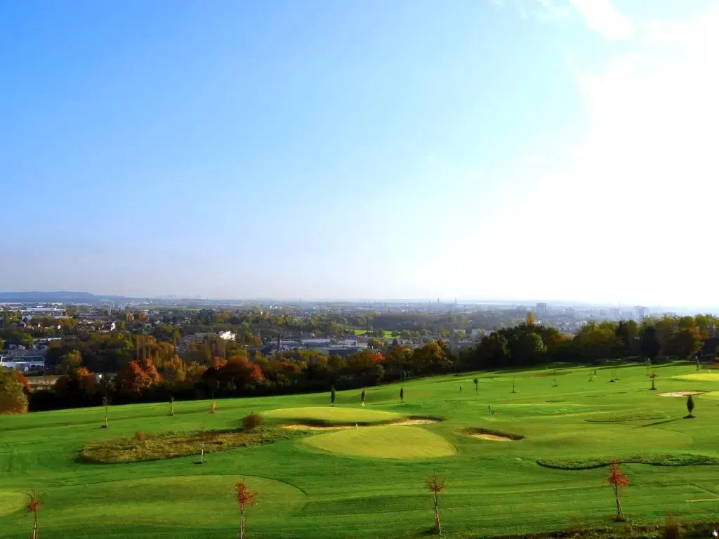 Superior Double room with golf view (full double bed)
