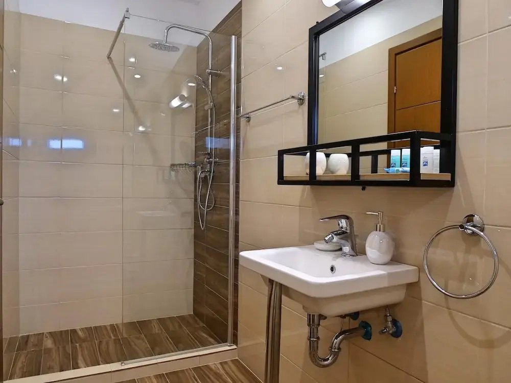 Komitsa Luxury Apartments, ,