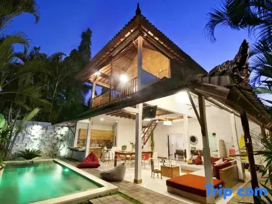 3BR Villa Hari - Minggu Villas Seminyak