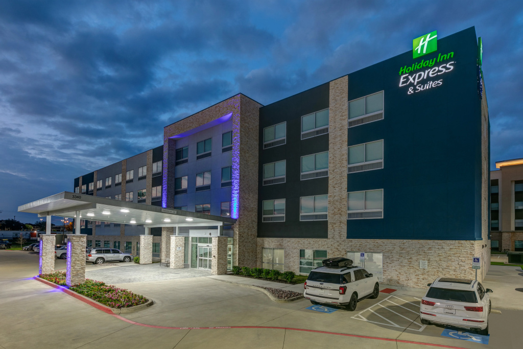 Holiday Inn Express & Suites Dallas – Plano North by IHG