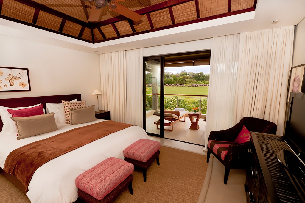 3 Bedrooms Prestige Suite with golf view