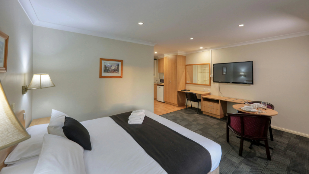 Bushmans Motor Inn in Parkes