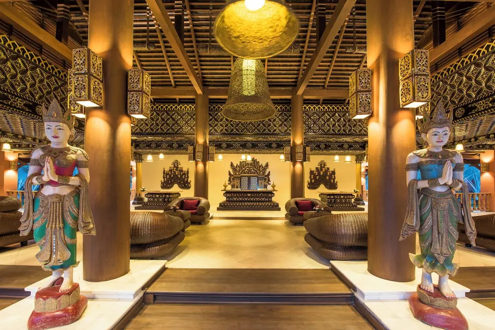 Royal Palace Hotel