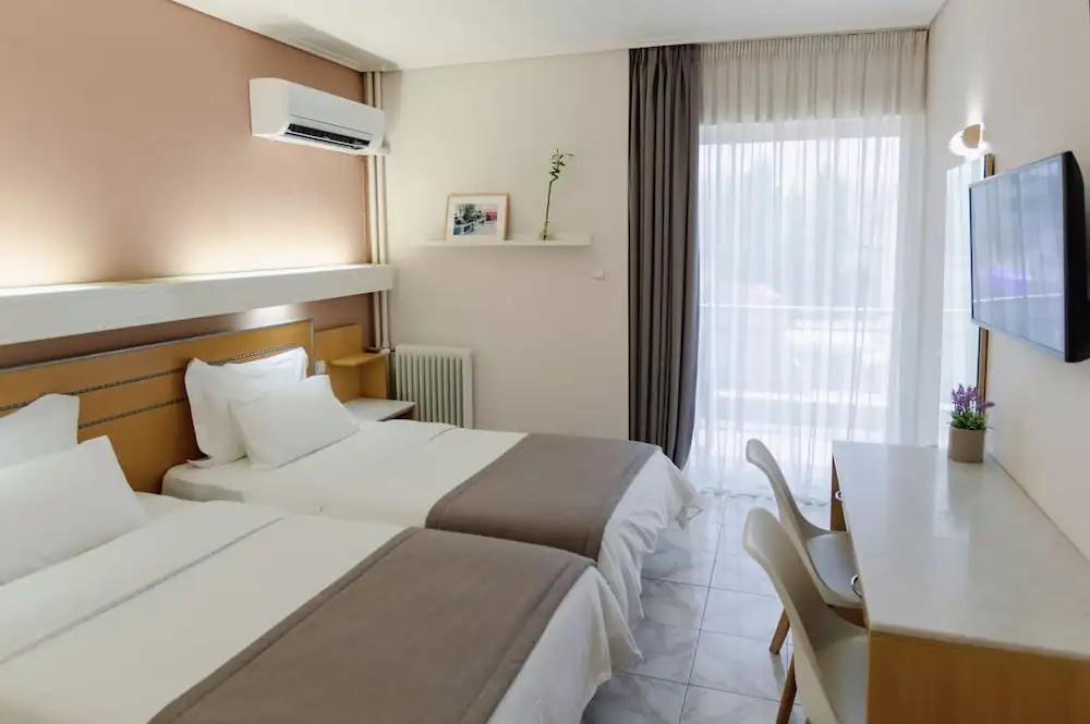 Standard Double room with balcony (full double bed)