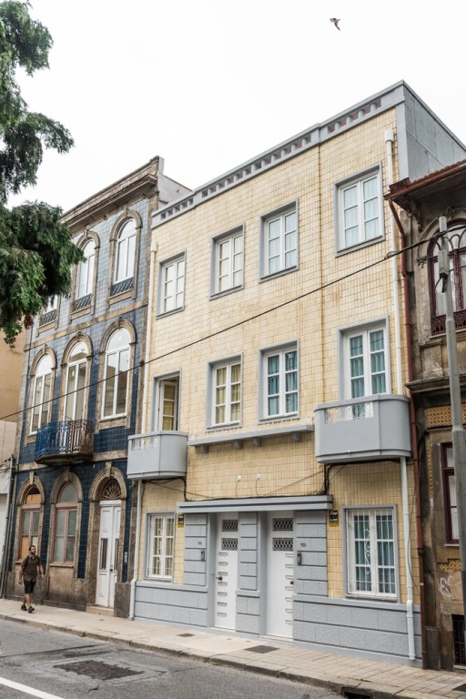 731 Costa Cabral Metro Residence