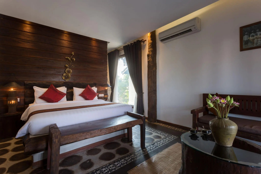 Deluxe Double room with balcony (full double bed)
