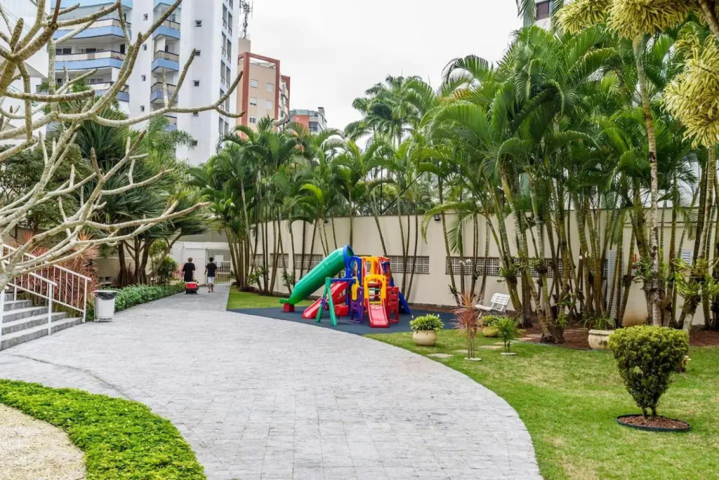Flat e condomínio a 150m da praia - MOD 6