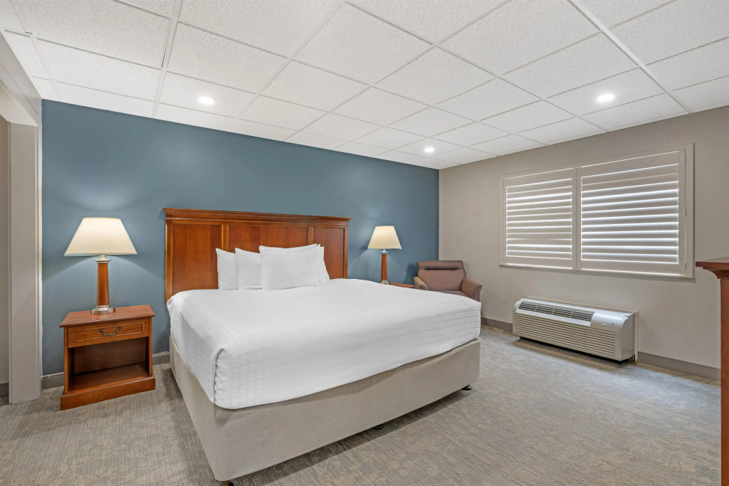 Quadruple Suite