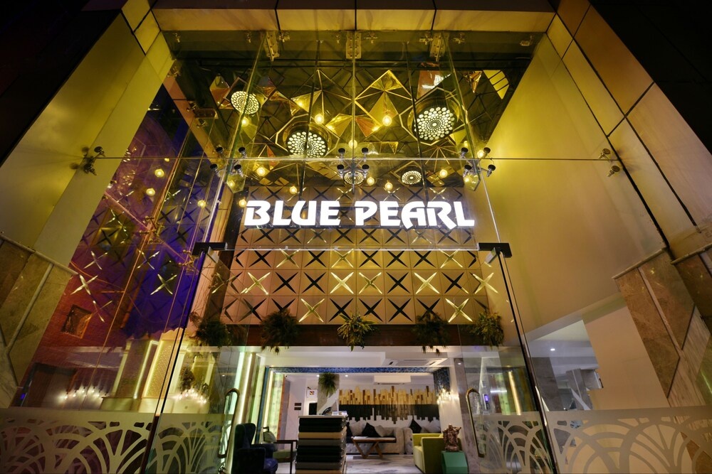 OYO 13299 Hotel Blue Pearl