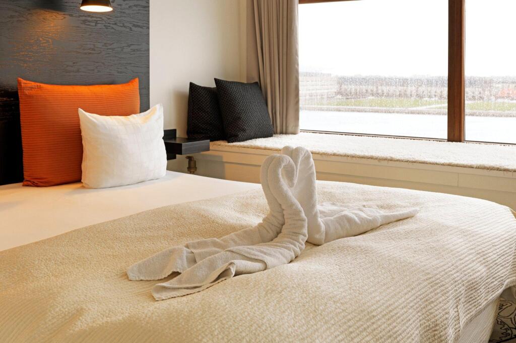 Scandic Front by null