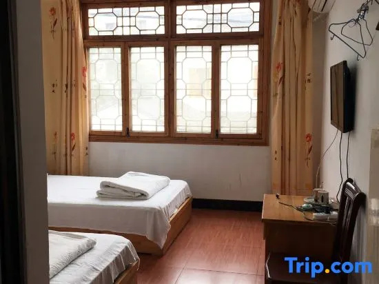 Standard room with mountain view