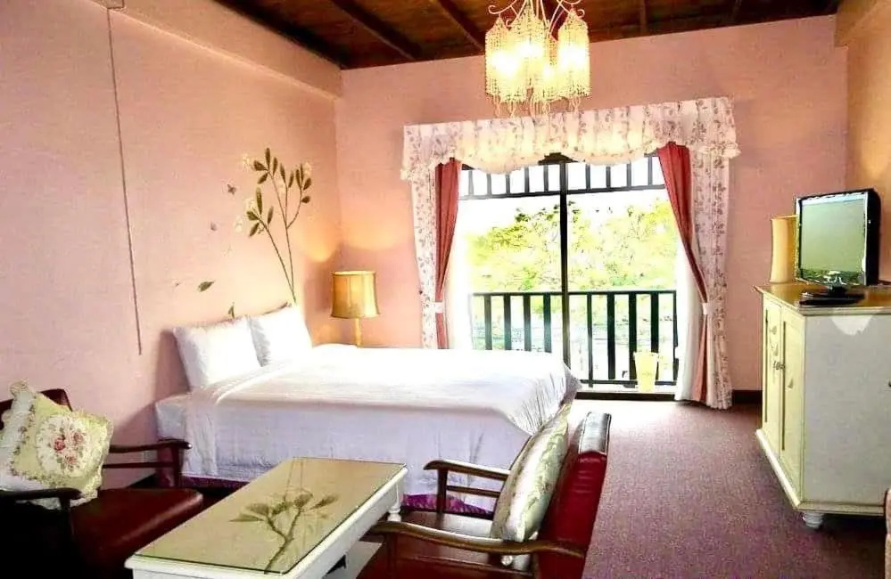 Deluxe Double room with balcony (full double bed)