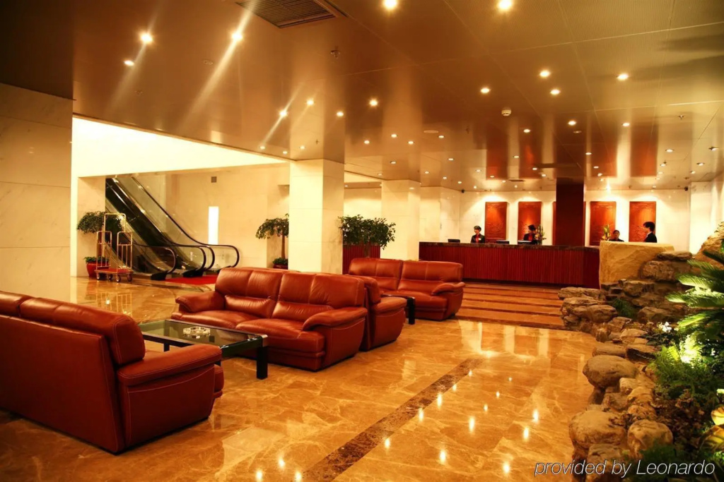 Lobby & Reception