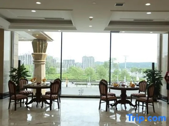 Food & Beverage