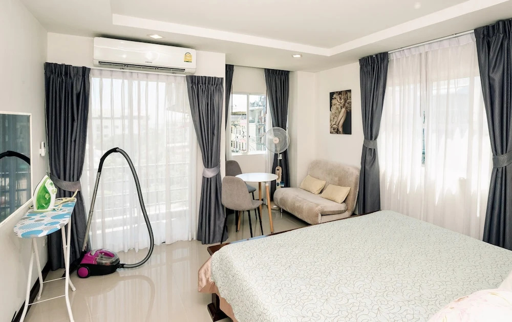 Номер Deluxe с балконом и с видом на море в Beach 7 Condo by GrandisVillas