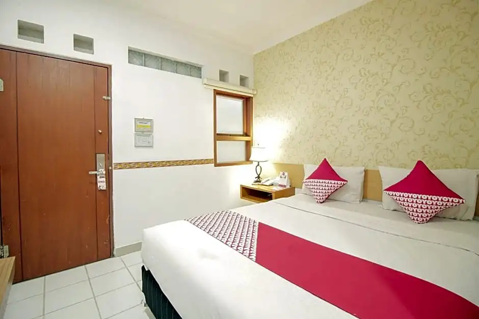 Deluxe Double room (full double bed)