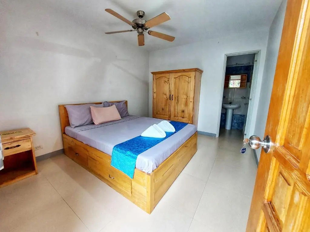 Economy room