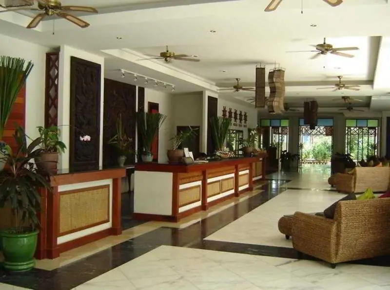 Lobby & Reception