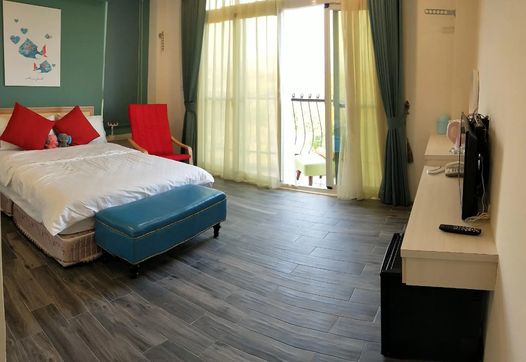 Deluxe Double room with sea view (full double bed)