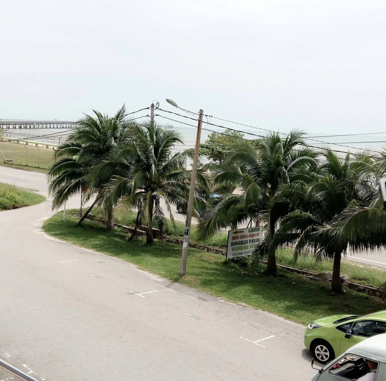 Beach & Waterfront