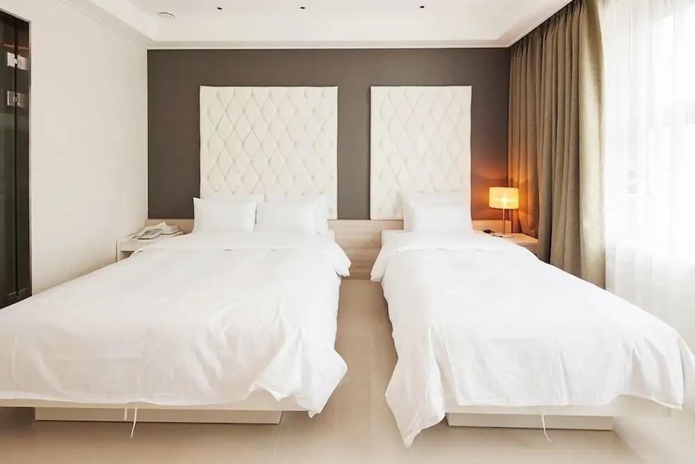Premiers Hotel - Chambres