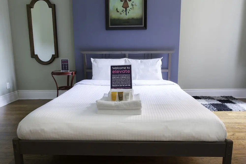 經典雙人房，配有雙人床