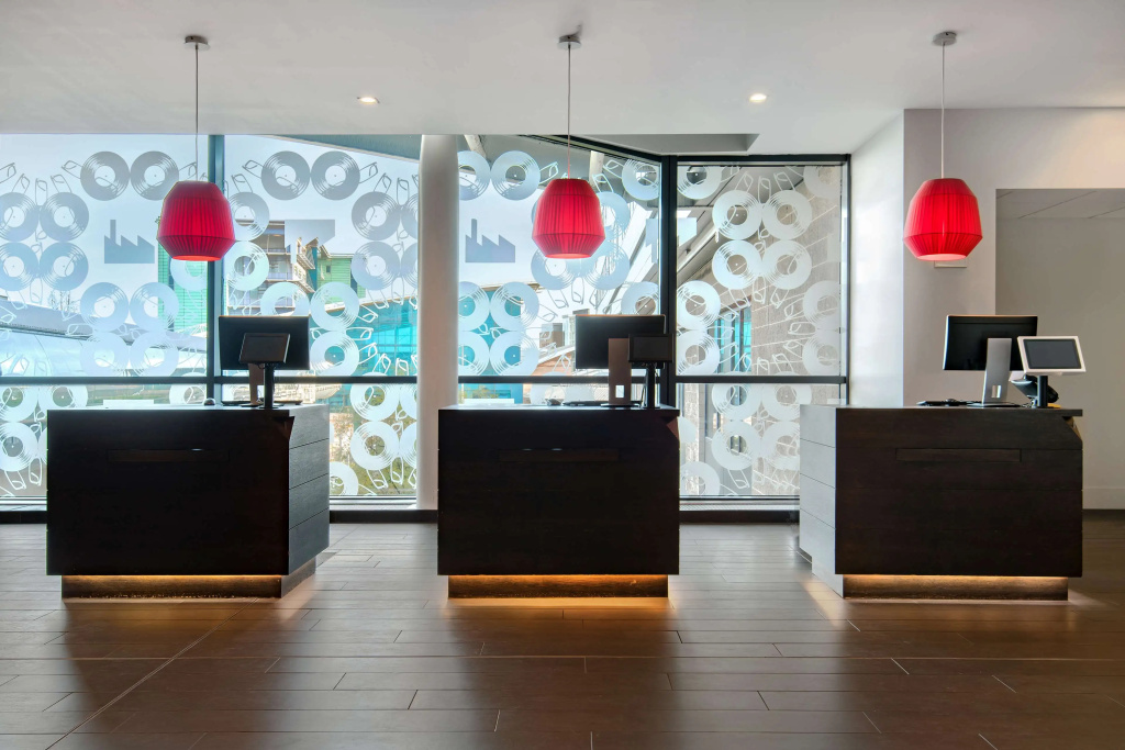 Lobby & Reception