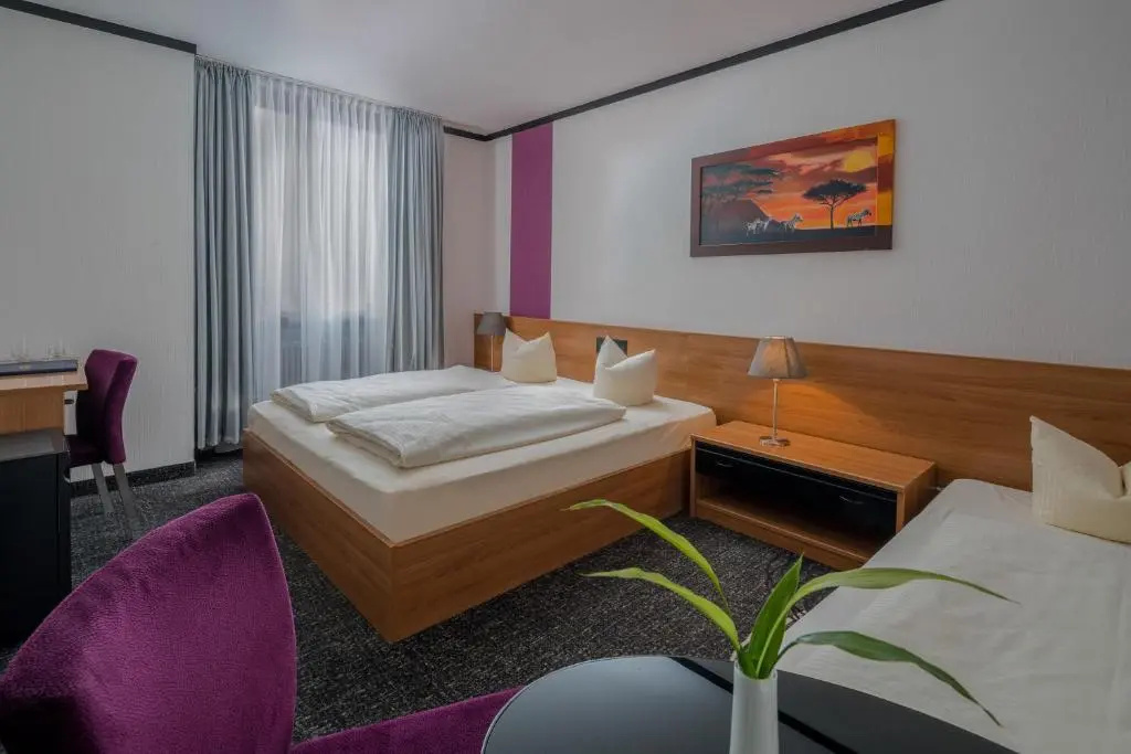 Standard Triple room